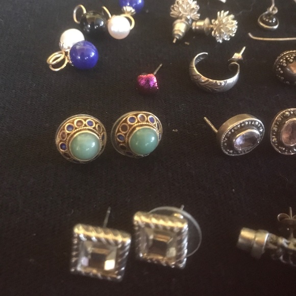 Assorted earrings - Picture 2 of 3